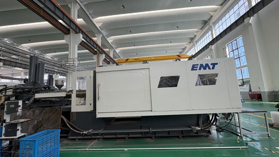 Un buon prezzo. Macchina di stampaggio di tessuto ad alte prestazioni MG-650T 84 mm Diametro di vite 120 MPa Pressione di iniezione in linea