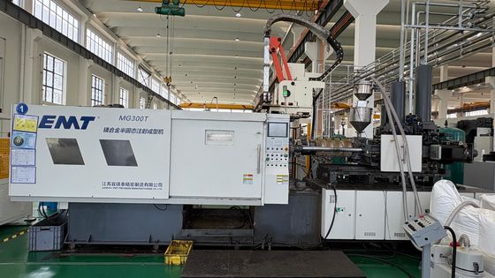 Un buon prezzo. 3000 kN Magnesio pressofusione macchine con 51/66 mm di diametro di vite e 392/656 cm Sup3 volume teorico di iniezione in linea