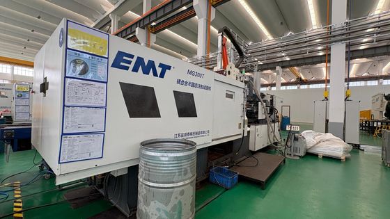 Un buon prezzo. 150 Mm Ejector Stroke Magnesium Alloy Die Casting Machine with 5000 KN Clamping Force and 380V/50Hz Power Supply in linea