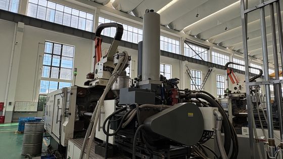 Un buon prezzo. Thixomolding Technology Magnesium Alloy Die Casting Machine with 5000 KN Clamping Force and 10-285rpm Screw Speed for 50Hz Power Supply in linea