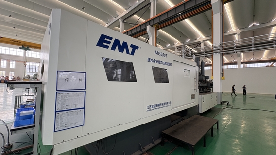 Un buon prezzo. 6500kN Semi solido di formazione a fuso per la produzione di leghe di magnesio Alta efficienza elevato volume teorico di iniezione in linea