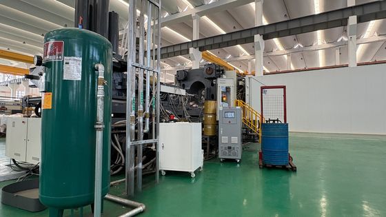 Un buon prezzo. Magnesium Alloy Pressure Die Casting Machine with Max. Casting Weight 5 Kg 5000 KN Clamping Force and 10-285rpm Screw Speed in linea