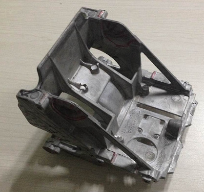 Un buon prezzo. Cast Magnesium Aluminum Auto Parts Metal Aluminum Connector in linea