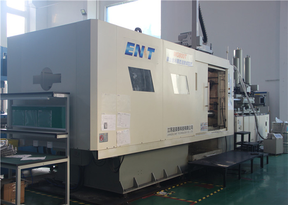 Un buon prezzo. 105Mpa Injection Molding Machine in linea